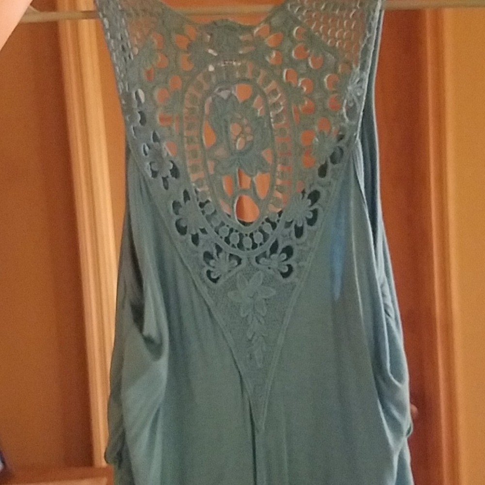 Tank top - Picture 2 of 3
